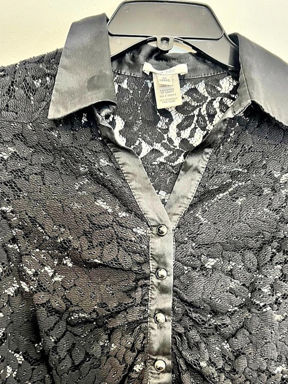 Y2K Cache Black Floral Lace Satin Trim Button Front Blouse Size M Made in USA - Picture 3 of 5